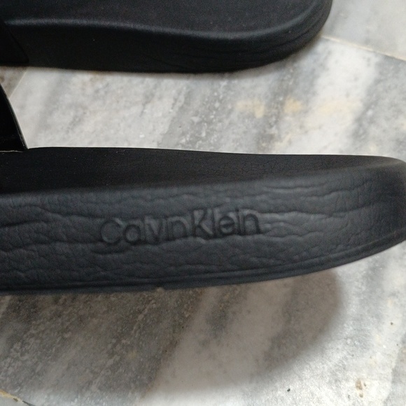 Calvin Klein Jeans - Picture 3 of 5